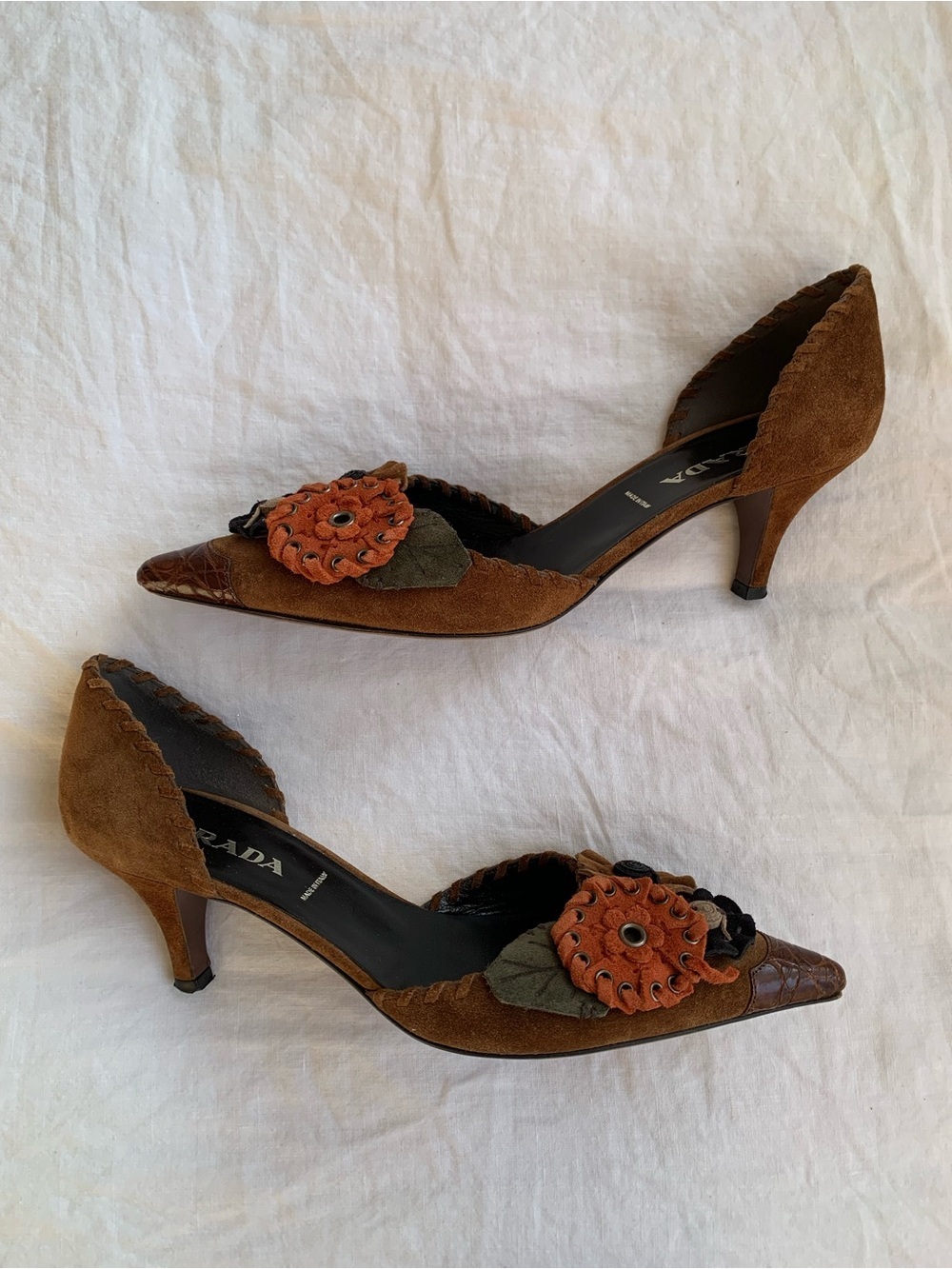 Vintage Prada Suede Rosette Flower Pointy Toe Kitten Heels Tan Brown - Picture 5 of 9